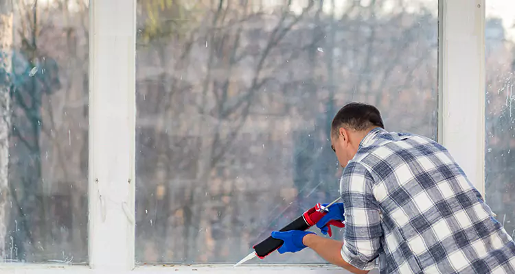 Quality Sliding Shower Door Repair for Closing Issues in St. Petersburg, FL